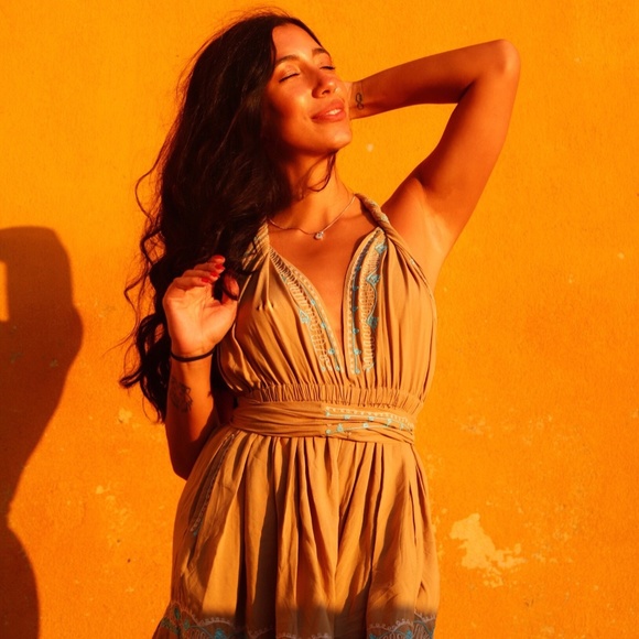 Meet your Posher, Nicole - Picture 1 of 1